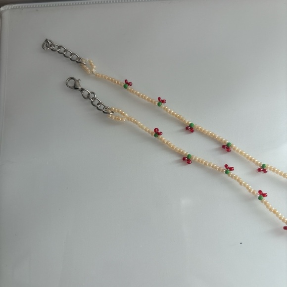 Elegant Pearl and Bead Necklace - Picture 5 of 7